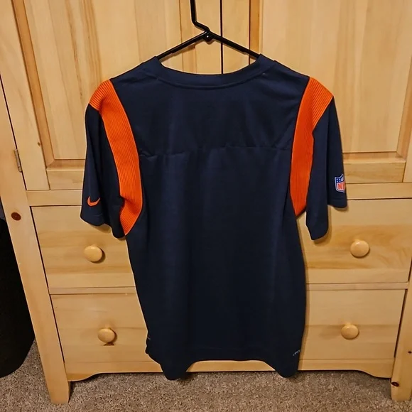 Chicago Bears Large Nike Dri-Fit shirt - Picture 2 of 5